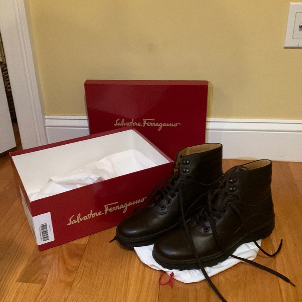 NIB Ferragamo dark brown lace boots- Men size 9